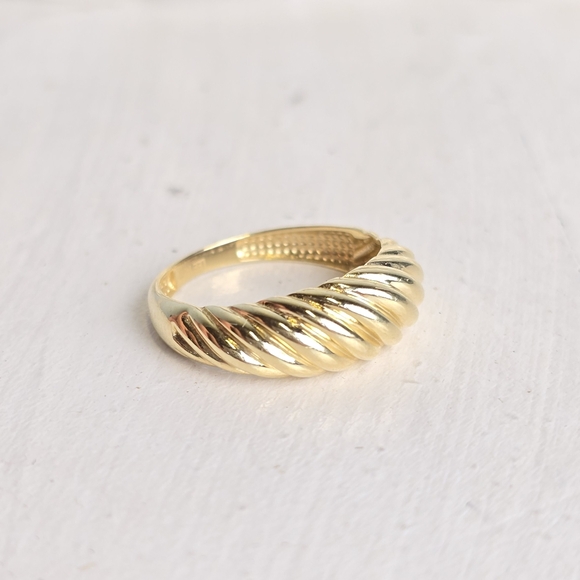 Solid 14k gold Dome Shrimp Ring - Picture 1 of 7